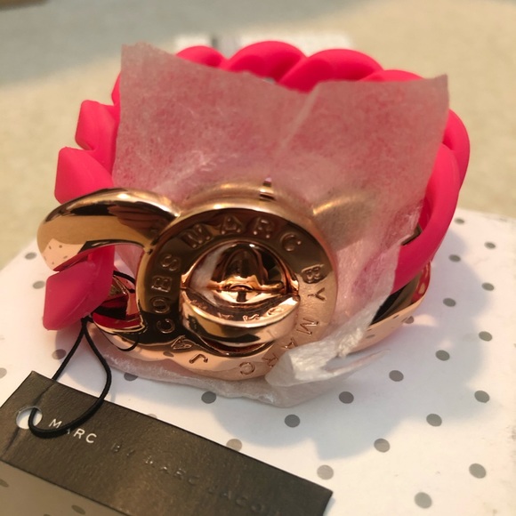💎Marc by Marc Jacobs Turnlock Bracelet - Picture 2 of 4